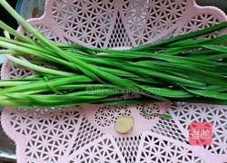 拌青韭芽的做法图解1