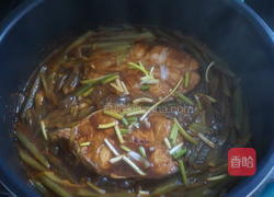  莴笋炖鱼 的做法图解12
