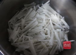 萝卜丝炖鱼的做法图解2