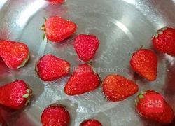 草莓奶冻杯的做法图解2