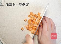 腊肠炒藕丁的做法图解3