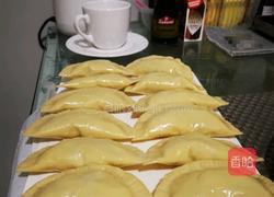 土豆酸菜馅饺子的做法图解5