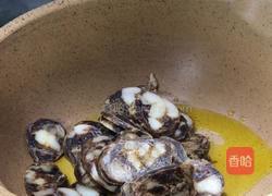 青椒洋葱炒香肠的做法图解4