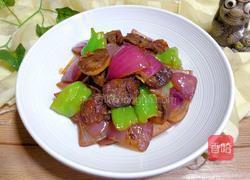 青椒洋葱炒香肠的做法图解9