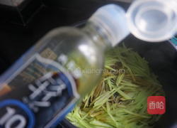  藤椒莴笋丝的做法图解5