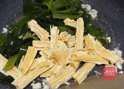 腐竹炒海带的做法图解4