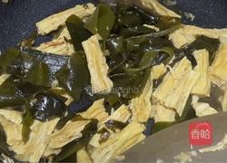 腐竹炒海带的做法图解7