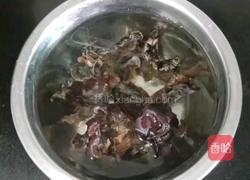 胡萝卜木耳蛋炒饭的做法图解1