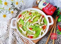 Illustration of how to stir-fry lettuce with white jade mushrooms 11