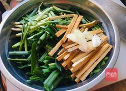 香干炒韭菜的做法图解1