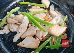 Illustration of how to make king oyster mushroom slices 10