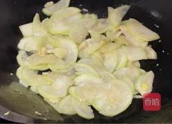 鸡蛋炒西葫芦的做法图解7