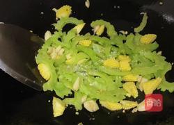 玉米笋炒苦瓜的做法图解8