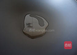 蟹味菇炒鸡蛋的做法图解2