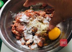 木耳西芹炒过油肉的做法图解4