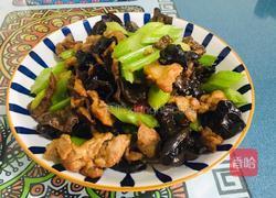 木耳西芹炒过油肉的做法图解13