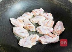 可乐鸡翅年糕的做法图解3