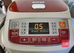 家常电饭煲版广式腊肠煲仔饭的做法图解3