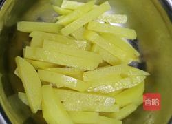炸薯条的做法图解3