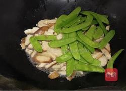 香菇炒荷兰豆的做法图解7