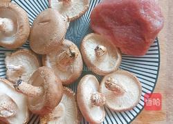 香菇炒肉的做法图解1