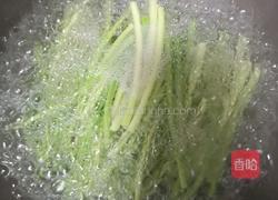 双椒蒜苔的做法图解2