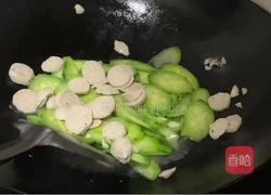 肉丸子片炒黄瓜的做法图解5