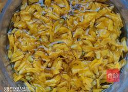 连翘花炒鸡蛋的做法图解3