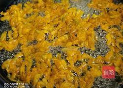 连翘花炒鸡蛋的做法图解4