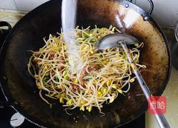 黄豆芽炒过油肉的做法图解7