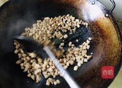 菠菜香菇炸酱面的做法图解2