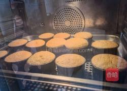 酸奶纸杯蛋糕的做法图解7