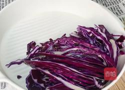 鸡胸肉彩蔬沙拉的做法图解3