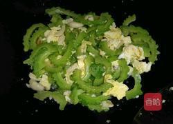 鸡蛋苦瓜的做法图解7