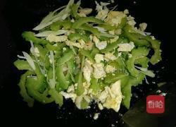 鸡蛋苦瓜的做法图解10