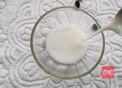 酸奶蔓越莓饱饱碗的做法图解1