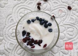 酸奶蔓越莓饱饱碗的做法图解3