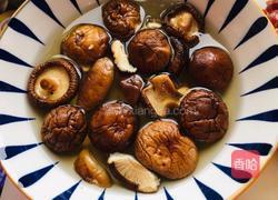 香菇牛肉酱拌面的做法图解2