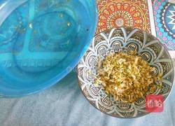 蒸槐花的做法图解4