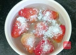 草莓马芬蛋糕的做法图解1