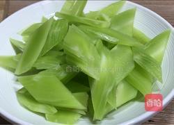 韭菜莴笋炒肉片的做法图解2