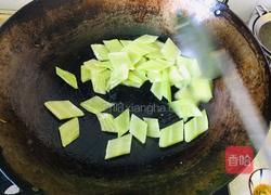 莴笋炒鸡蛋的做法图解5