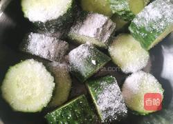 芥末黄瓜墩的做法图解1