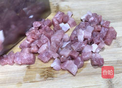 豌豆米炒肉丁的做法图解1