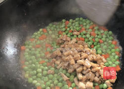 豌豆米炒肉丁的做法图解9
