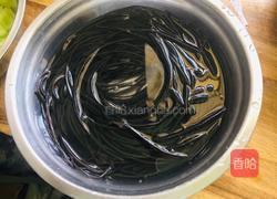 蕨根粉拌菠菜的做法图解1