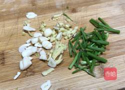 苋菜梗胡萝卜炒肉丝的做法图解5