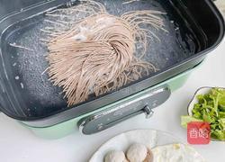 肉丸荞麦面的做法图解3