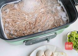 肉丸荞麦面的做法图解4