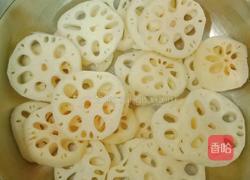 糖醋莲藕的做法图解1
